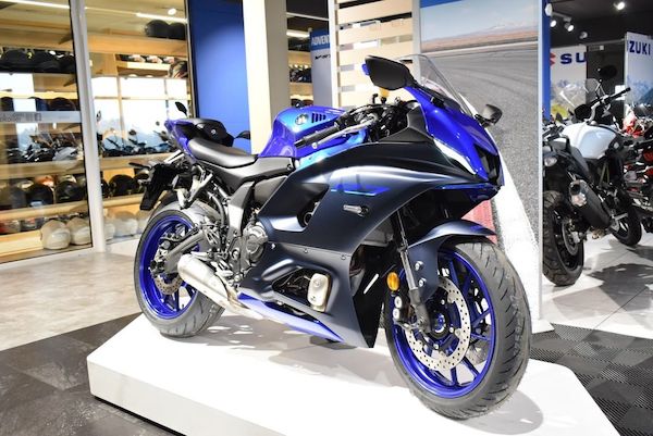 Yamaha R7